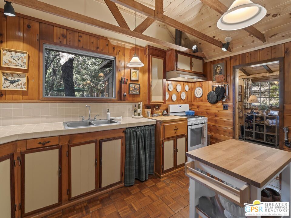 53241 Middleridge Drive Idyllwild, CA 92549 - Photo 19 of 49
