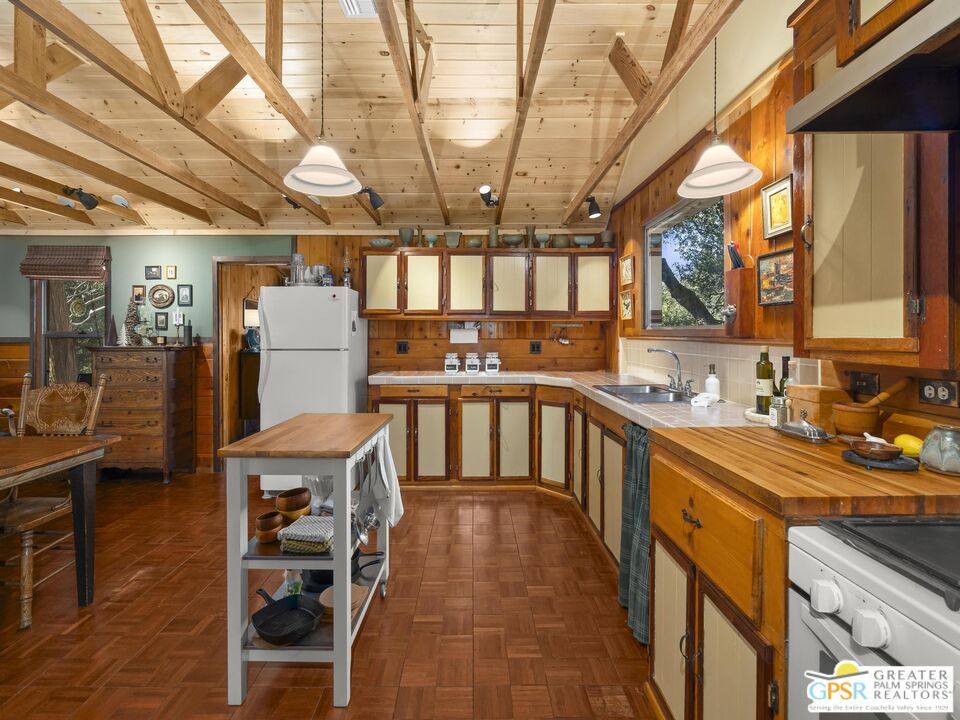 53241 Middleridge Drive Idyllwild, CA 92549 - Photo 21 of 49