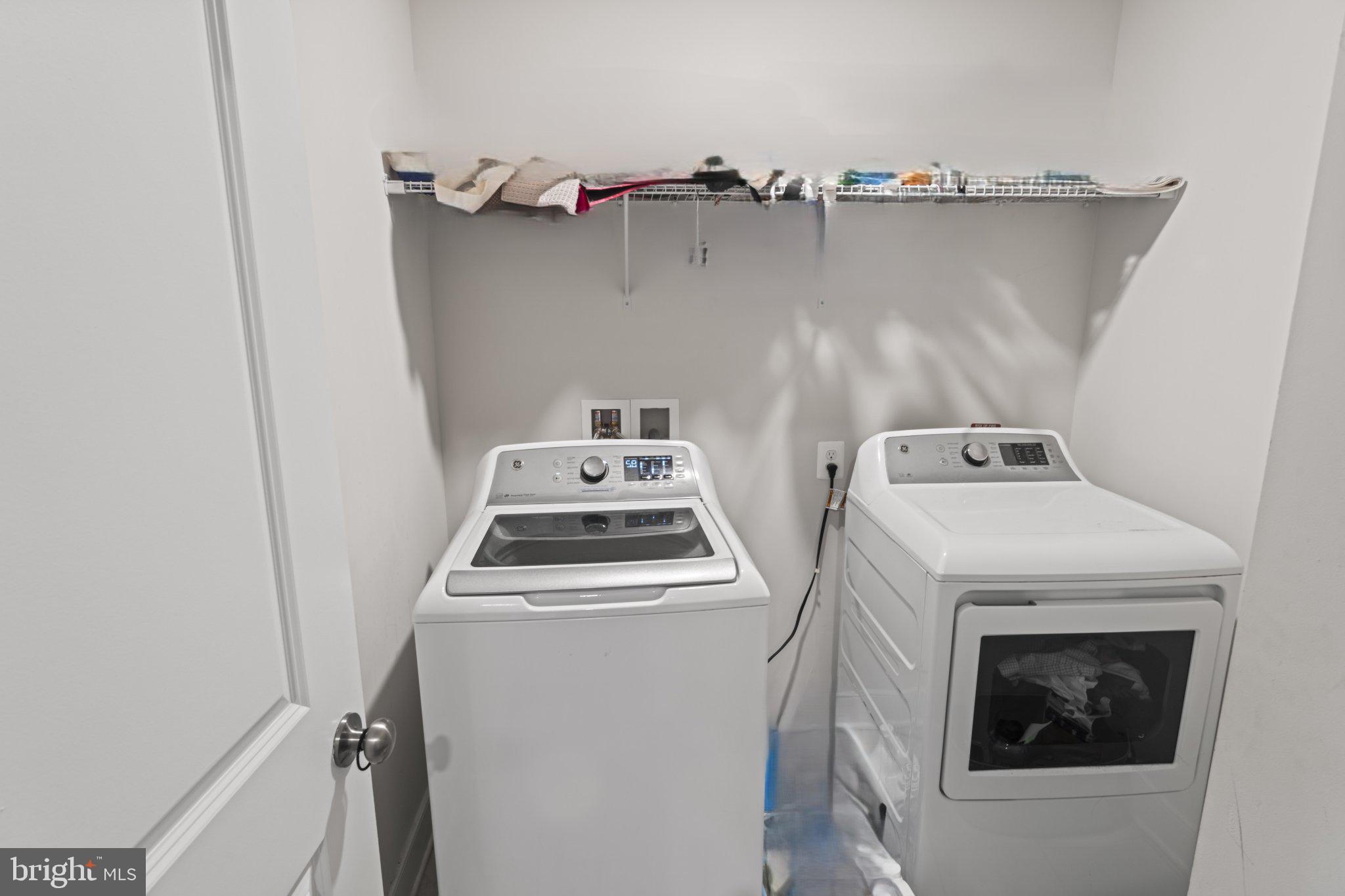 1330 Rail Woodbridge, VA 22191 - Photo 19 of 28 a utility room with dryer and washer
