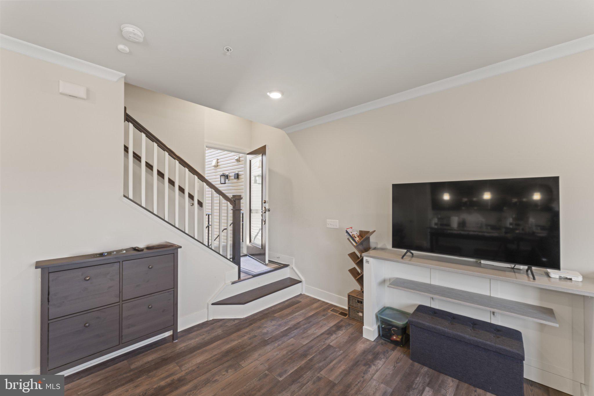 1330 Rail Woodbridge, VA 22191 - Photo 5 of 28 a view of livingroom with furniture and flat screen tv
