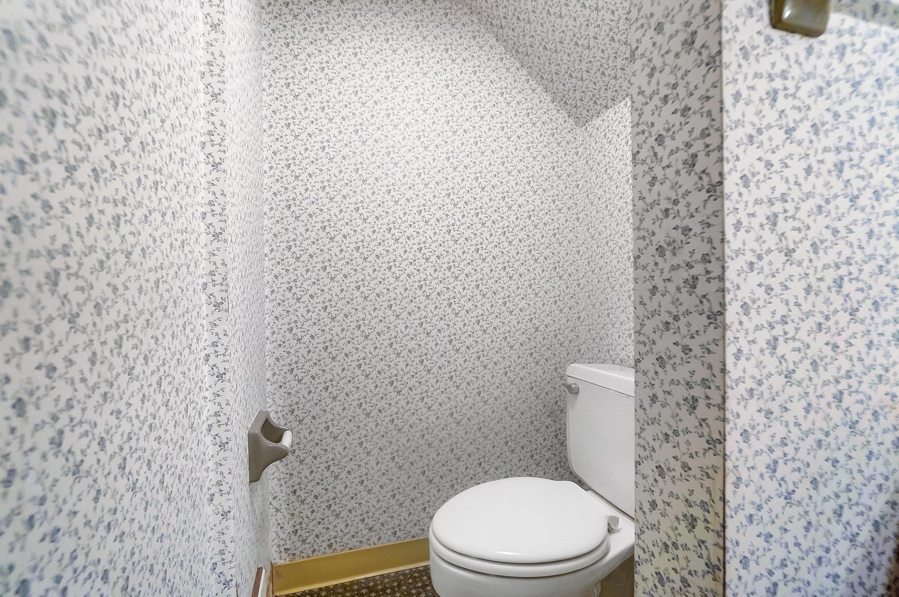 1560 Carriage Road Powell, OH 43065 - Photo 48 of 64 Basement Bathroom Alt View 2