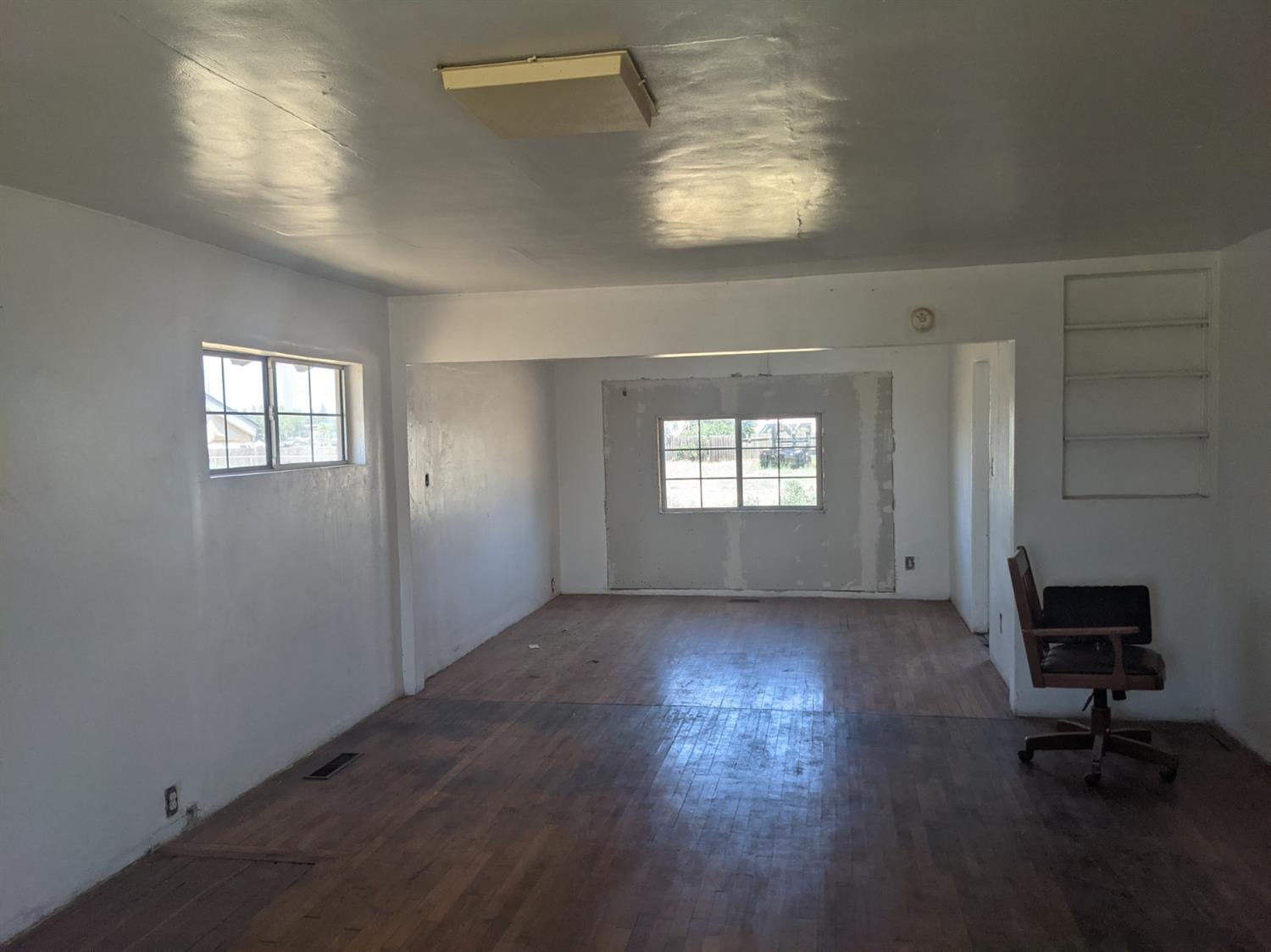 26492 Harrison Road Visalia, CA 93277 - Photo 10 of 29 a view of a livingroom with a window