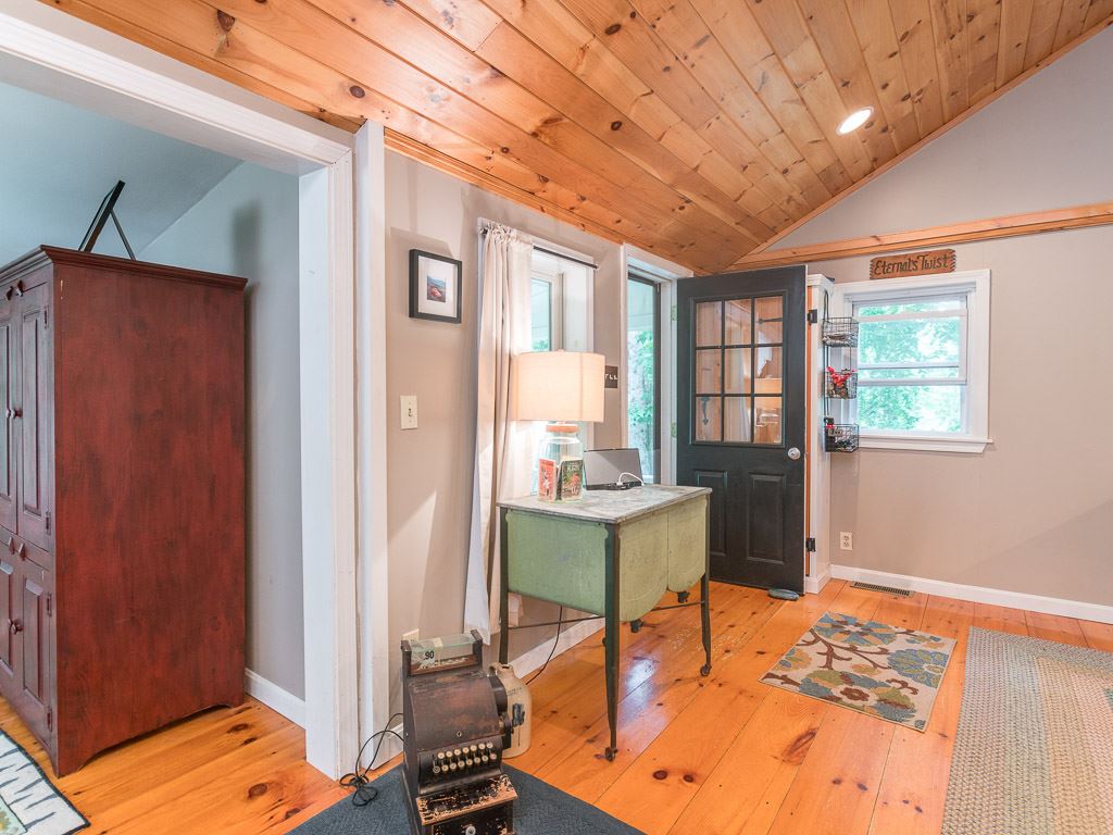 237 A Middle Road Deerfield, NH 03037 - Photo 16 of 32 Gallery Image 16