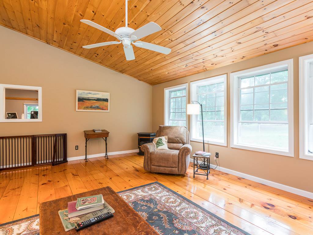 237 A Middle Road Deerfield, NH 03037 - Photo 28 of 32 Gallery Image 28