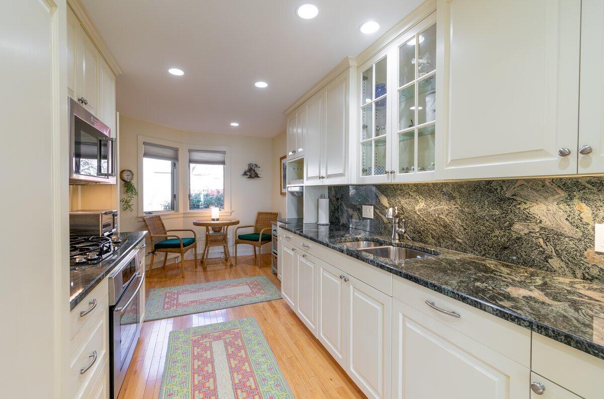 33 Jameson Point Road, Unit 4 Rockland, ME 04841 - Photo 6 of 30 33 Jameson Pt Int-6