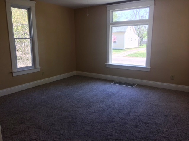 418 Jefferson Street Rochester, IN 46975 - Photo 2 of 11