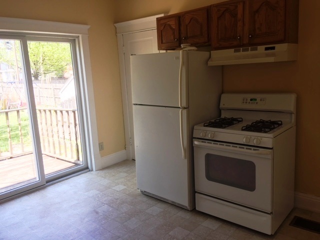 418 Jefferson Street Rochester, IN 46975 - Photo 4 of 11