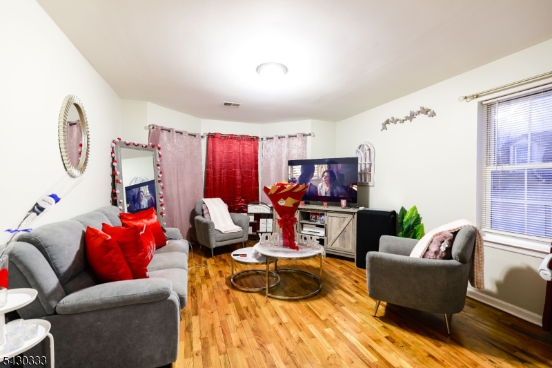 289 South 7th Street Newark, NJ 07103 - Photo 19 of 33