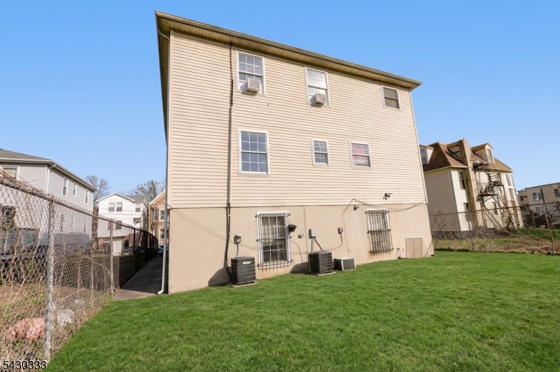 289 South 7th Street Newark, NJ 07103 - Photo 32 of 33