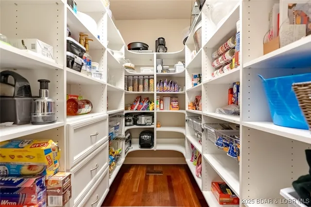 $1,550,000 | 323 Cherry Hill Drive, Lake Ozark, MO 65049