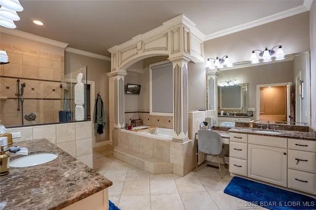 $1,550,000 | 323 Cherry Hill Drive, Lake Ozark, MO 65049