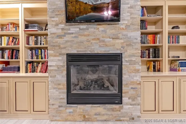 $1,550,000 | 323 Cherry Hill Drive, Lake Ozark, MO 65049