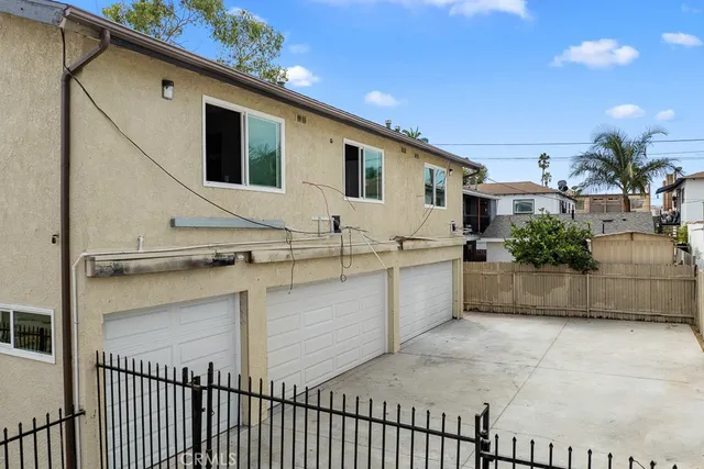 $1,549,000 | 943 North Washington Place, Unit 4, Long Beach, CA 90813