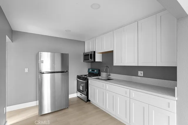 $1,549,000 | 943 North Washington Place, Unit 4, Long Beach, CA 90813