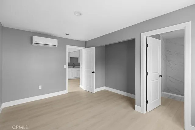 $1,549,000 | 943 North Washington Place, Unit 4, Long Beach, CA 90813