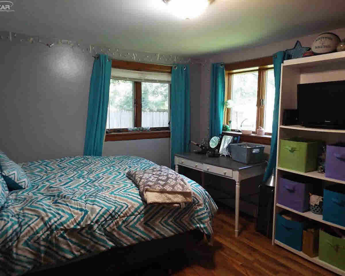 6134 East Potter Road Burton, MI 48509 - Photo 8 of 22 21319063-7.JPG