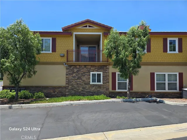 $3,000 | 1510 Orange Avenue, Unit 807, Redlands, CA 92373