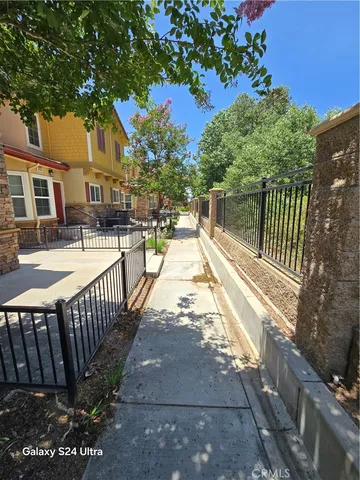 $3,000 | 1510 Orange Avenue, Unit 807, Redlands, CA 92373