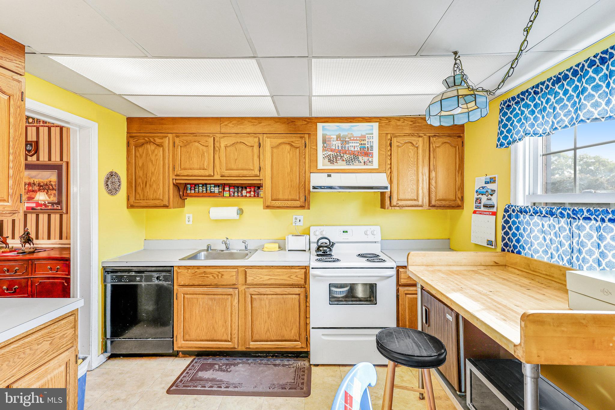 7228 Evanston Road Springfield, VA 22150 - Photo 4 of 11 Gallery Image 4