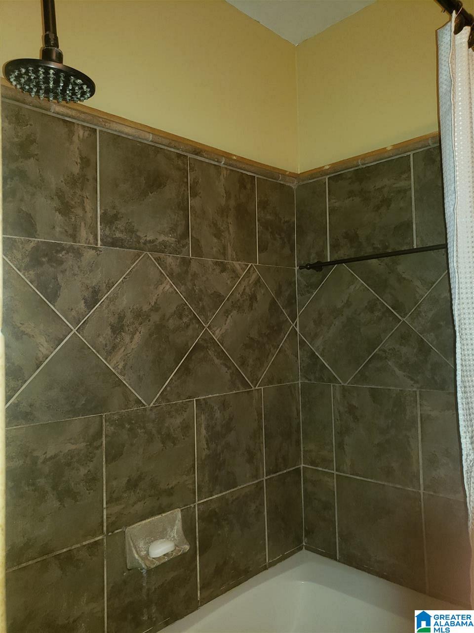 740 Center Place Southwest Birmingham, AL 35211 - Photo 8 of 14