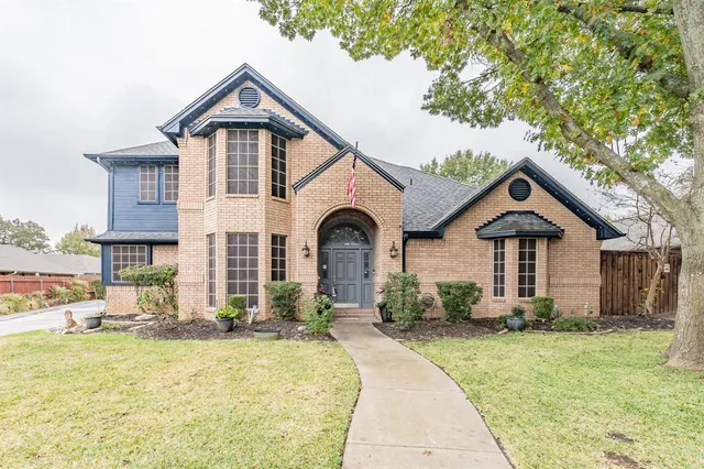 $470,000 | 6901 Blake Drive, Arlington, TX 76001