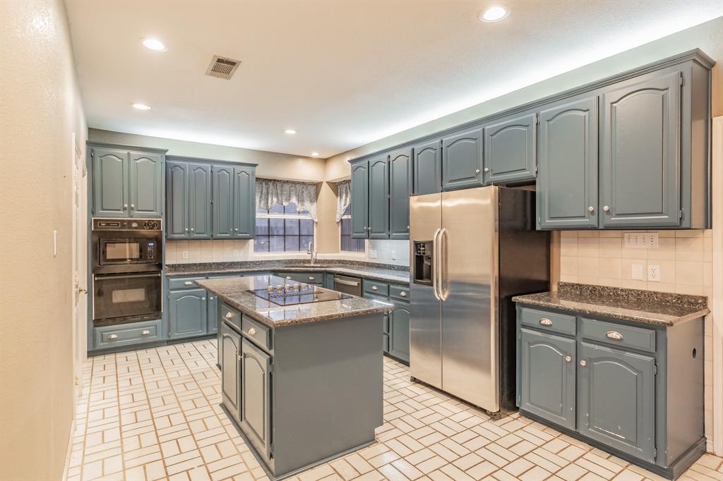 6901 Blake Drive Arlington, TX 76001 - Photo 12 of 40