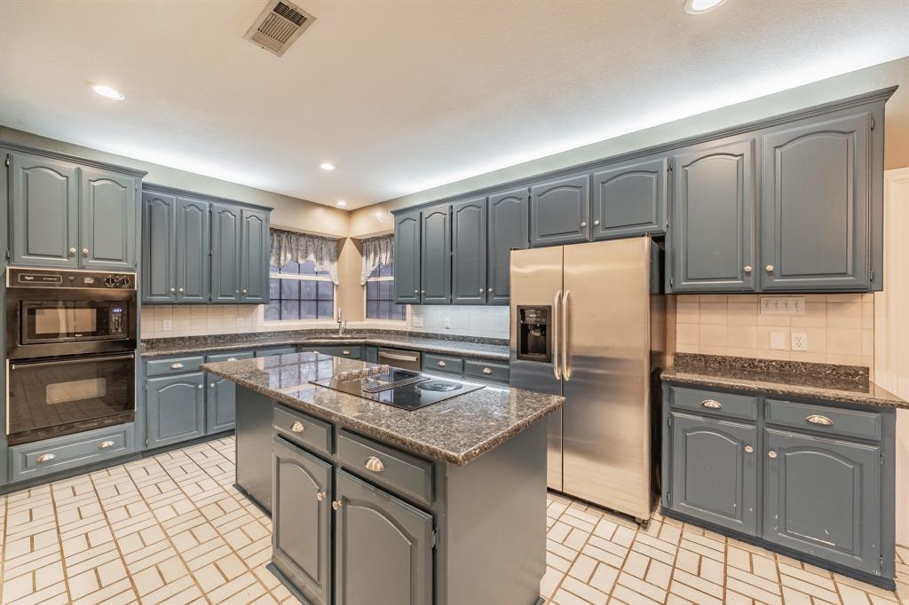 6901 Blake Drive Arlington, TX 76001 - Photo 13 of 40