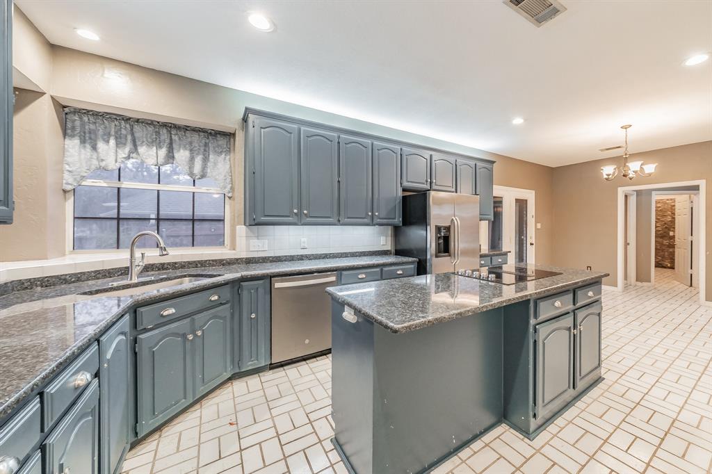 6901 Blake Drive Arlington, TX 76001 - Photo 14 of 40