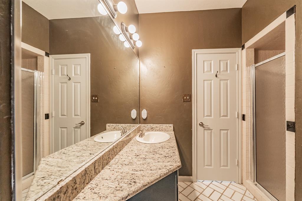 6901 Blake Drive Arlington, TX 76001 - Photo 23 of 40