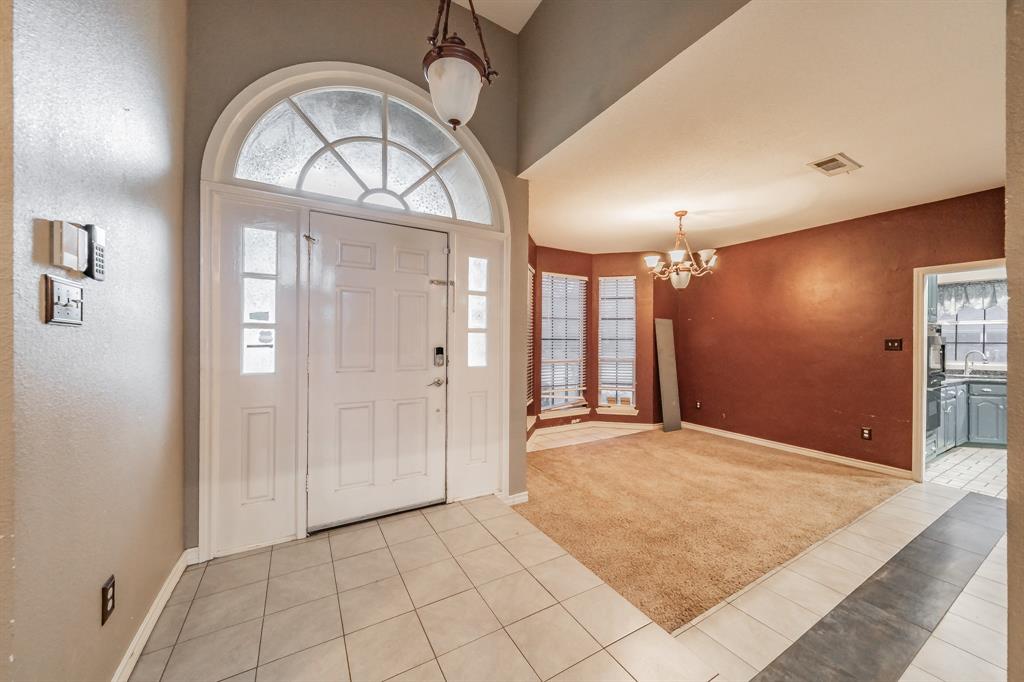 6901 Blake Drive Arlington, TX 76001 - Photo 3 of 40