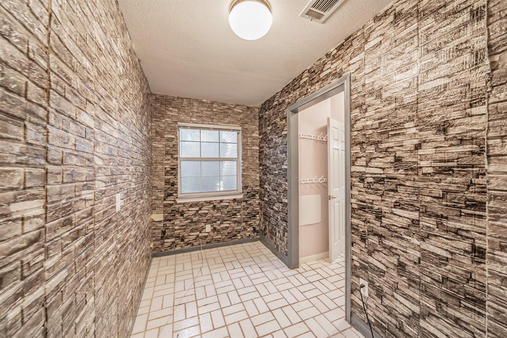 6901 Blake Drive Arlington, TX 76001 - Photo 36 of 40