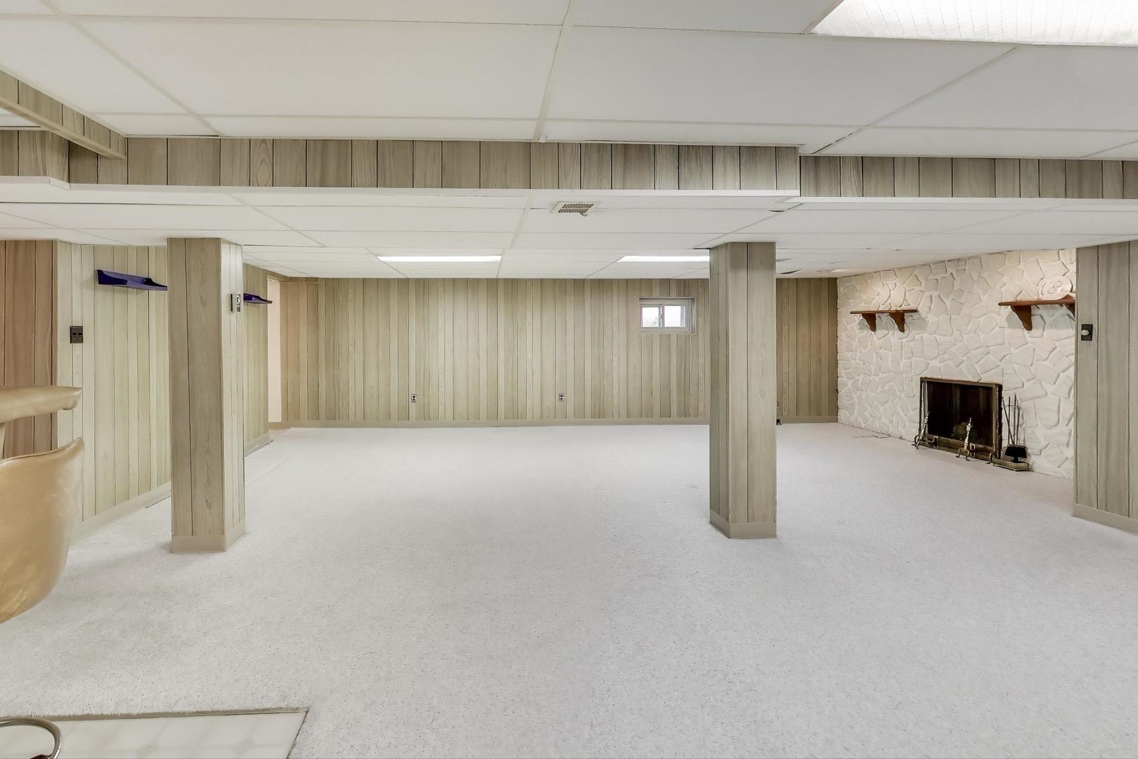 Undisclosed Address Chicago, IL 60656 - Photo 25 of 37 a view of an empty room