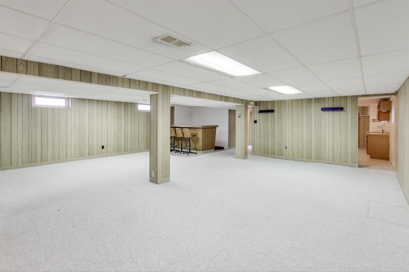 Undisclosed Address Chicago, IL 60656 - Photo 26 of 37 a view of an empty room