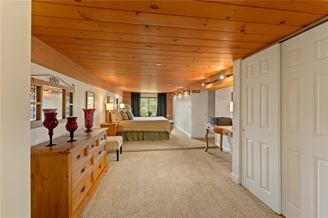 $419,000 | 1 Tupperware Drive, Unit 226, North Smithfield, RI 02896