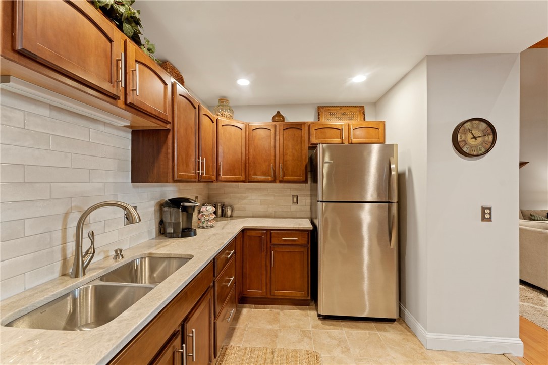 1 Tupperware Drive, Unit 226 North Smithfield, RI 02896 - Photo 7 of 42