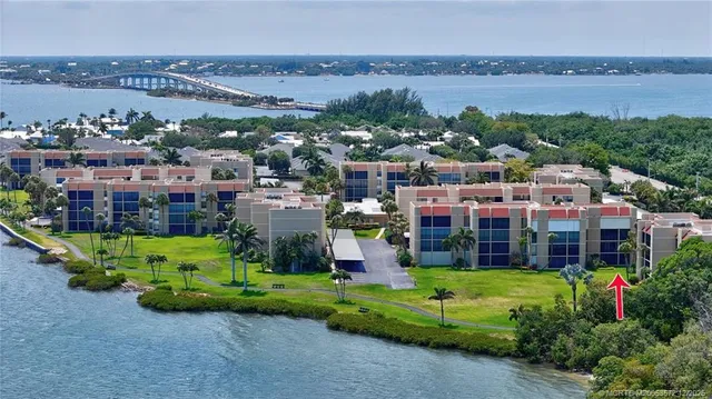 $299,000 | 3482 Northeast Causeway Boulevard, Unit 2101, Jensen Beach, FL 34957