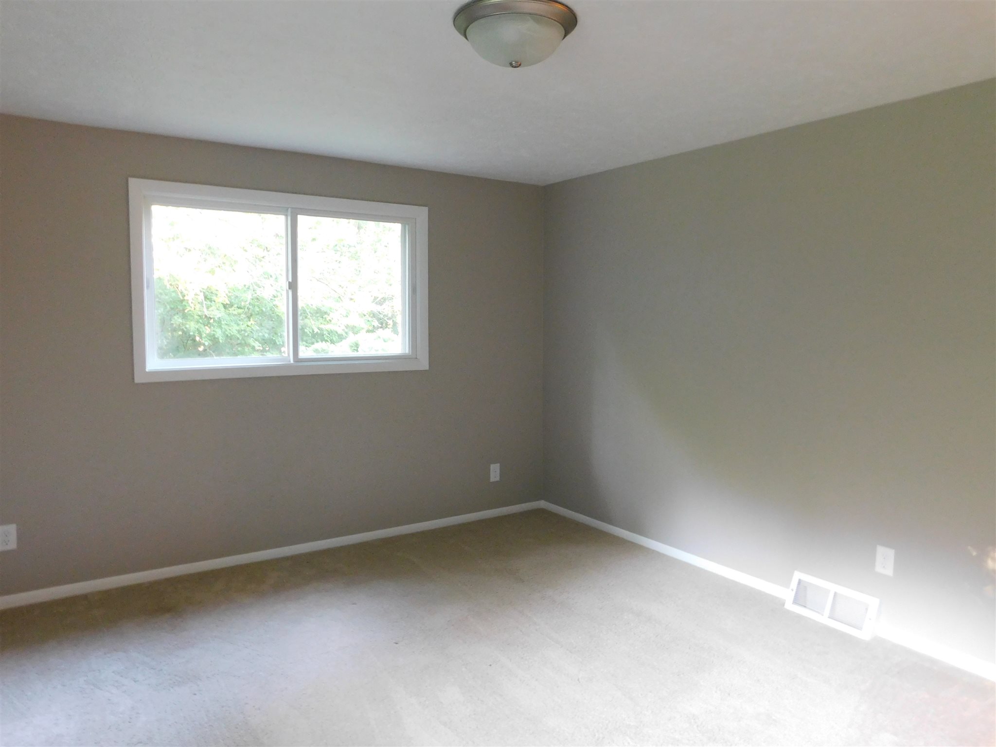 51866 Beech Road Granger, IN 46530 - Photo 13 of 26 Gallery Image 13