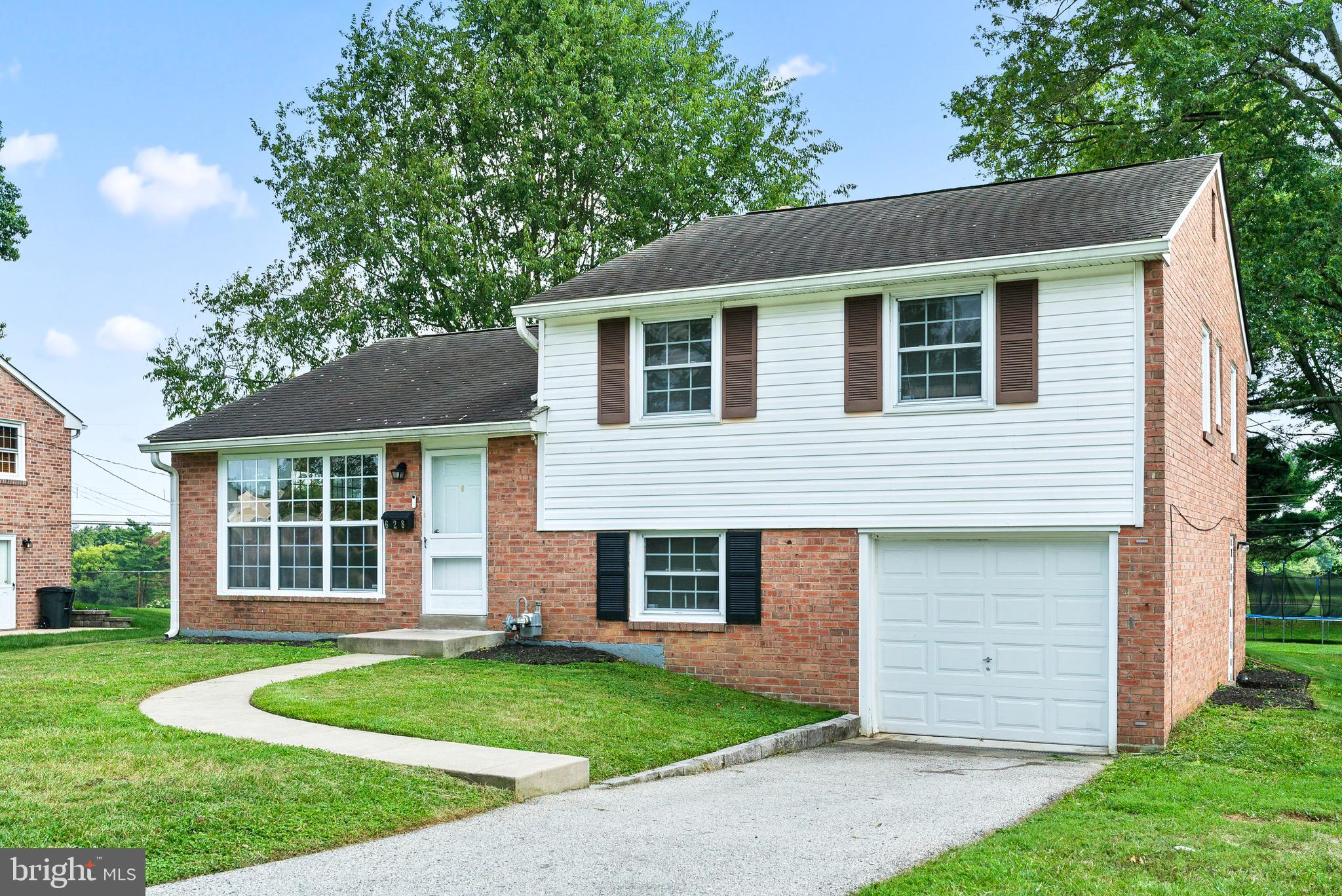 628 Vernon Road Springfield, PA 19064 - Photo 3 of 48