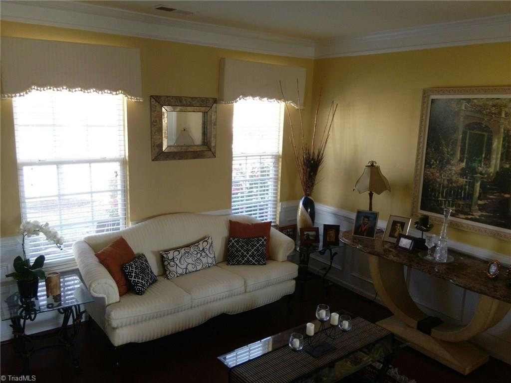 821 Hedgepath Terrace High Point, NC 27265 - Photo 3 of 18 Sitting Room