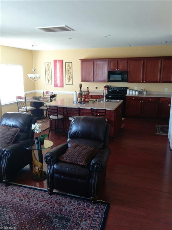 821 Hedgepath Terrace High Point, NC 27265 - Photo 5 of 18 Kitchen Island/Breakfast Nook