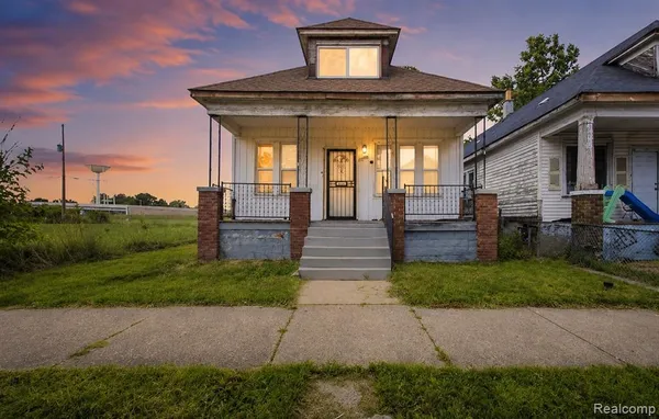 $109,900 | 2003 Dearing Street, Hamtramck, MI 48212