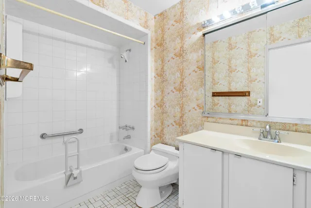 $599,999 | 13 Mountain Ridge Drive, Cedar Grove, NJ 07009