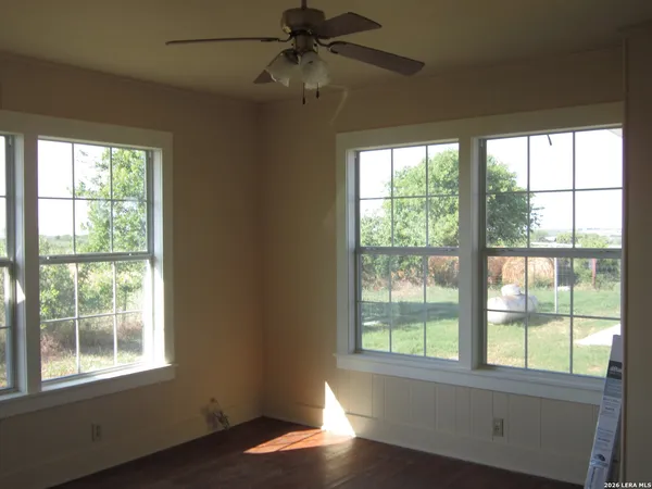 $1,350 | 4111 Stapper Road, St. Hedwig, TX 78152