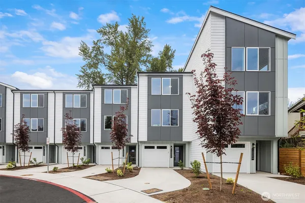 $579,950 | 1520 Hollow Dale Place, Unit E, Everett, WA 98204