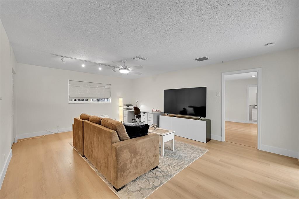 1480 Southwest 66th Terrace Plantation, FL 33317 - Photo 28 of 73