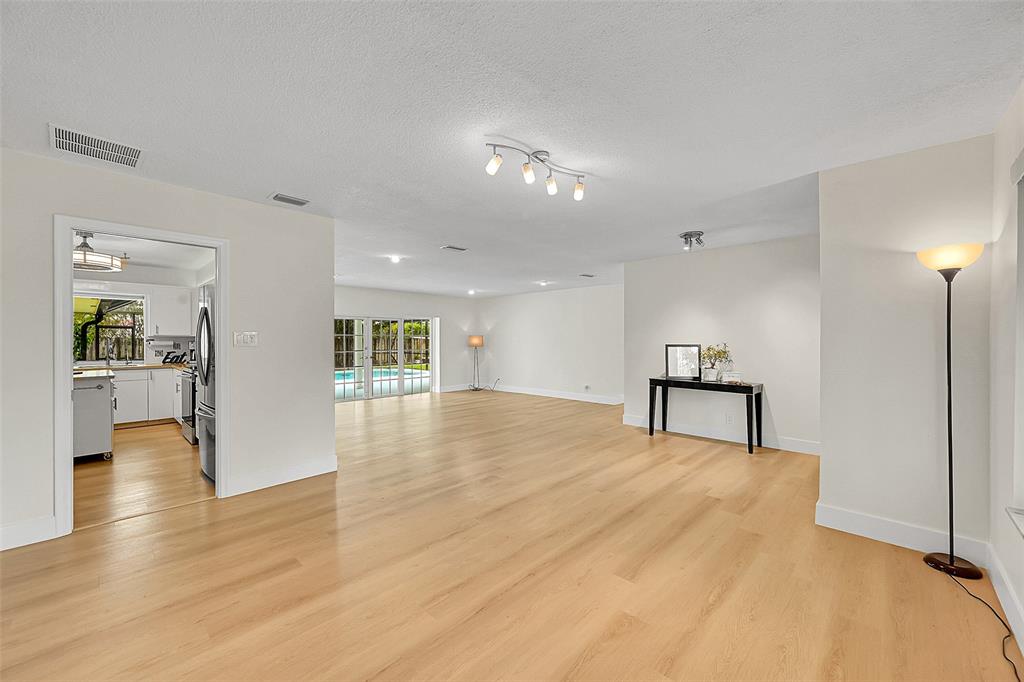 1480 Southwest 66th Terrace Plantation, FL 33317 - Photo 8 of 73