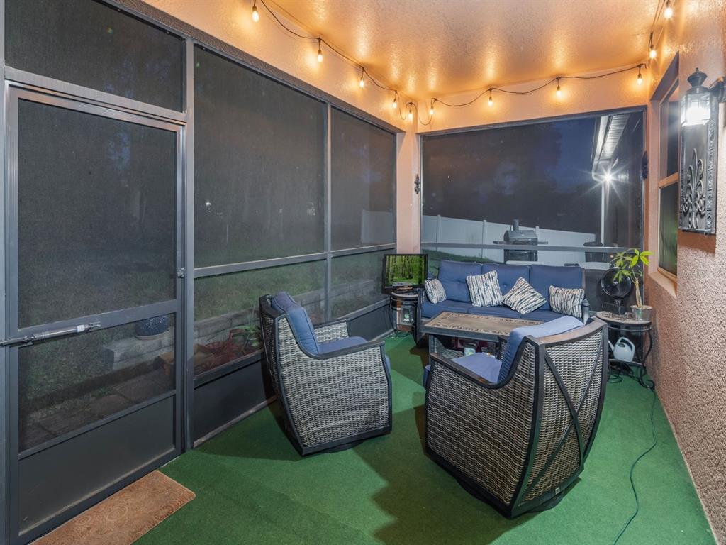 925 Counts Crest Circle Apopka, FL 32712 - Photo 17 of 36 a view of a patio in the backyard