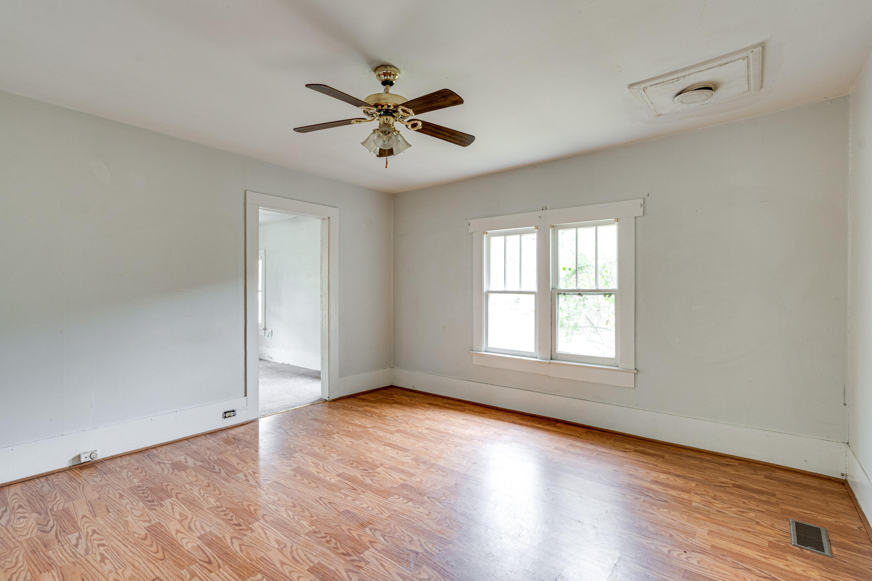 300 West 4th Street Jasper, TN 37347 - Photo 6 of 23 300 W 4th St-13