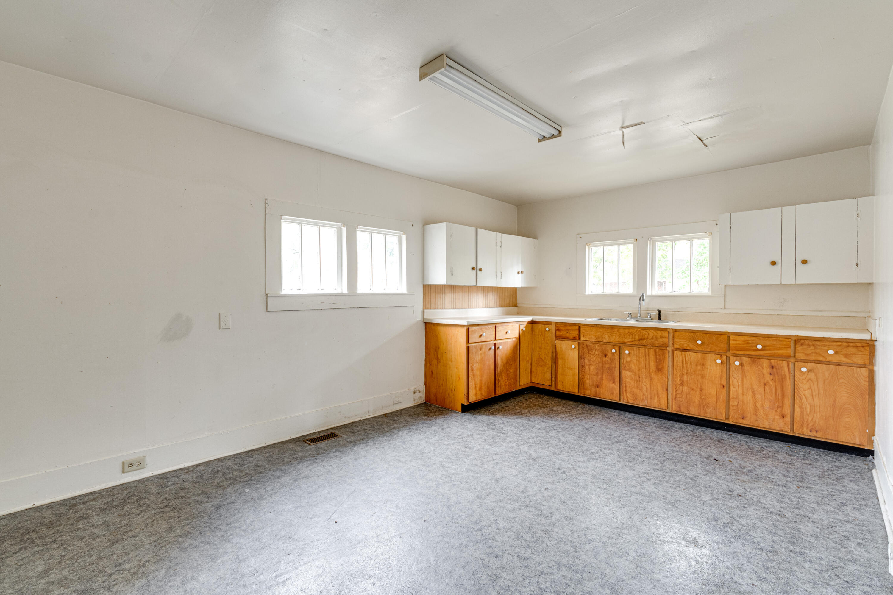 300 West 4th Street Jasper, TN 37347 - Photo 8 of 23 300 W 4th St-14