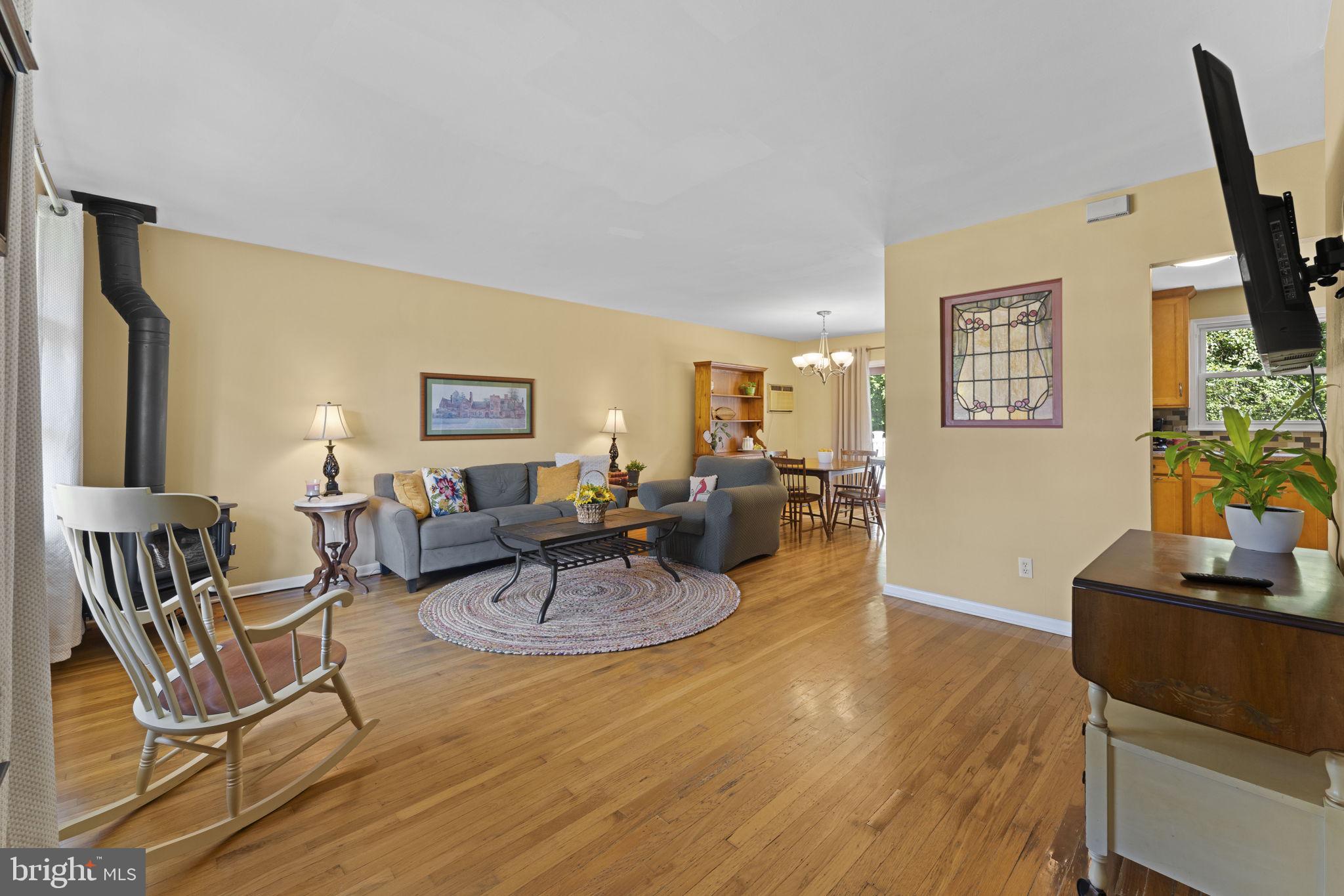 14 Broadale Road Doylestown, PA 18901 - Photo 6 of 30 Gallery Image 6